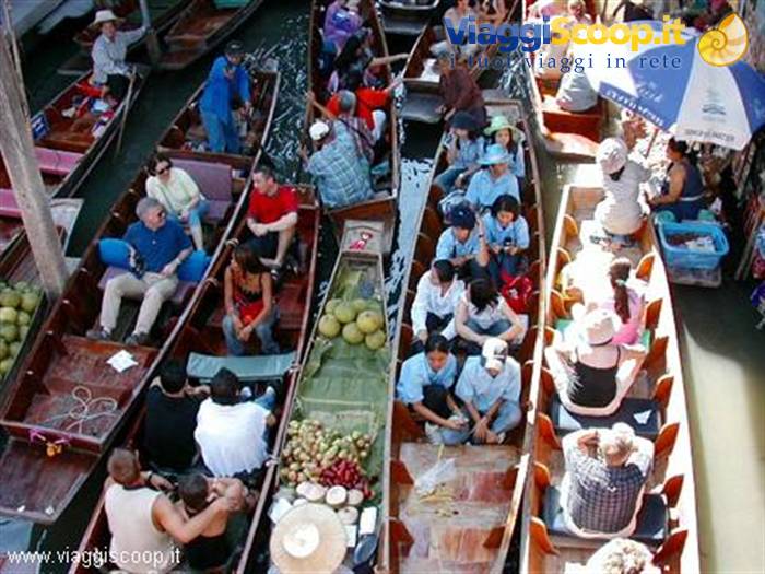 Floating market