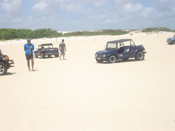 the buggies towards Genipabu