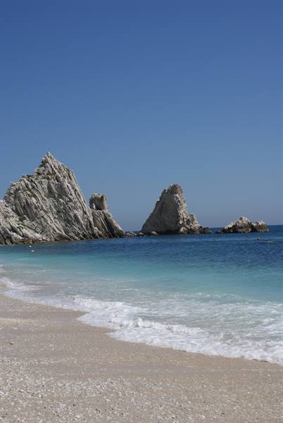two sisters beach