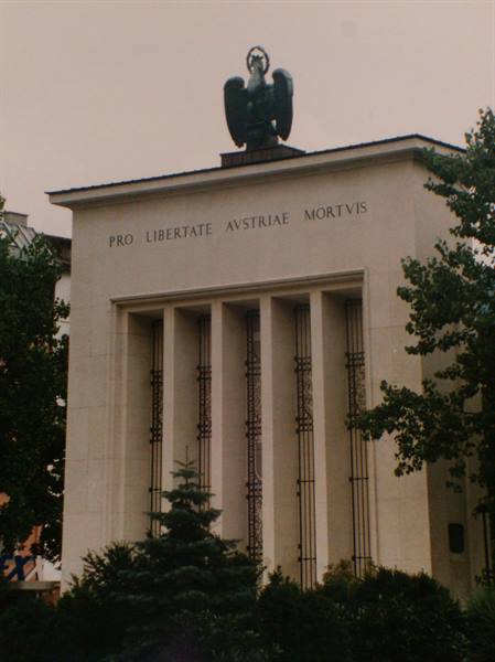 Vienna's Äußeres Burgtor with eagle statue and inscription Pro Libertate Austriae Mortuis