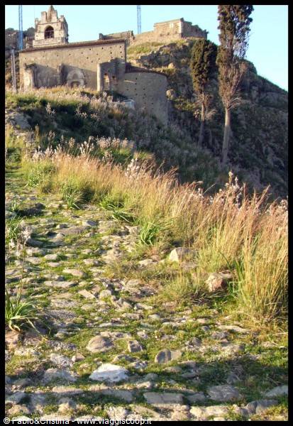 Calatabiano - Church of the Holy Crucifix (1484), detail of the climb to reach it