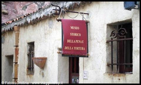 Brolo - Entrance of the Torture Museum