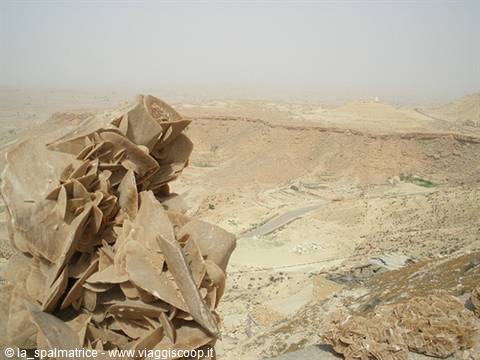 Chenini - landscape with desert rose