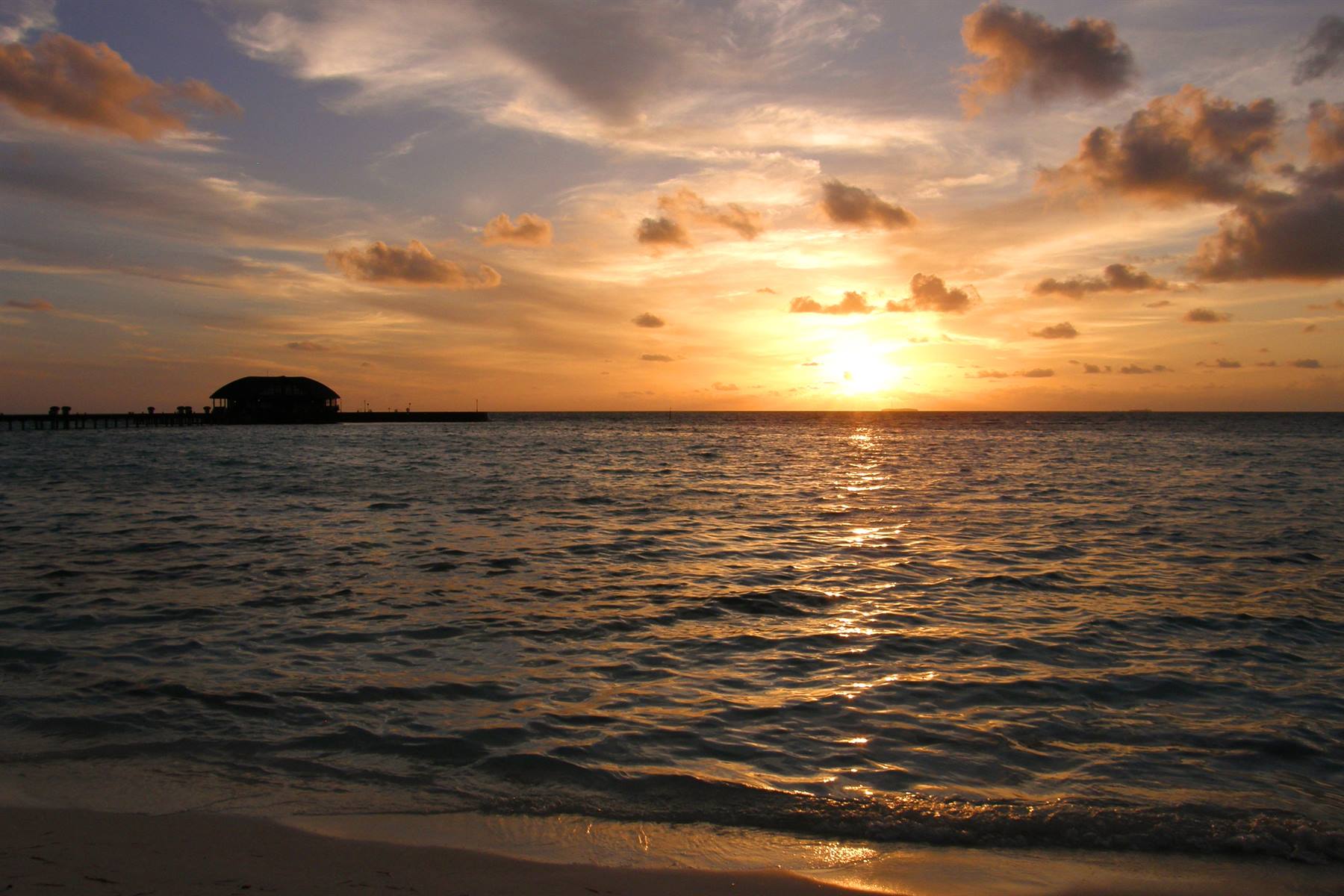 Olhuveli - Sunset at Sunset Beach