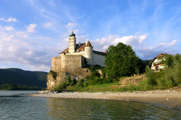 Schönbühel Castle