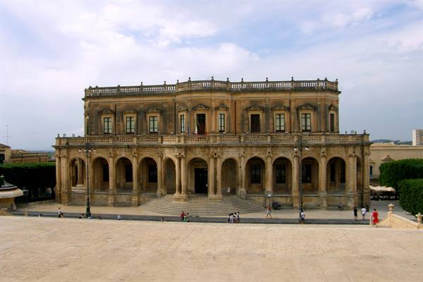 Noto: Palazzo Ducezio