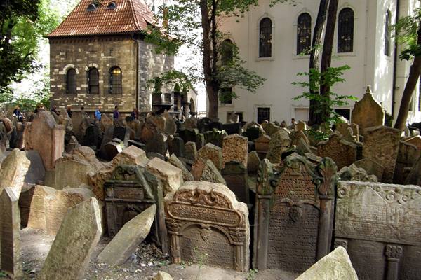 Prague: Old Jewish Cemetery