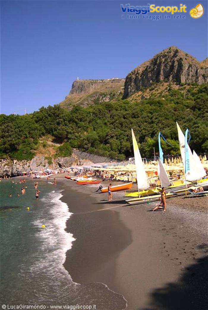 Macarro Beach