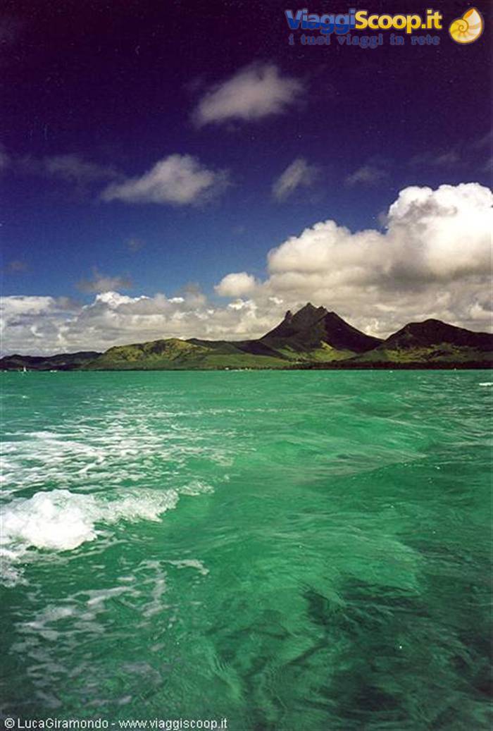 South coast of Deer Island