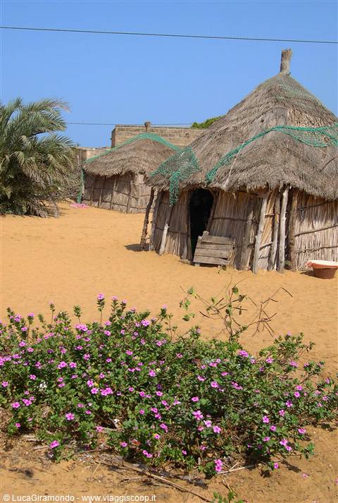 Lac Retba - Pevel Village