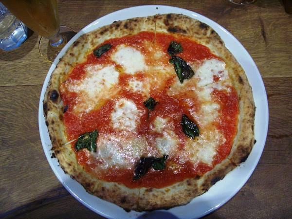 Kyoto...pizza at Salvatore Cuomo's...a delight!