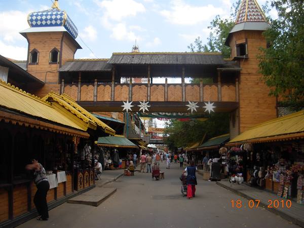Moscow - Izmailovo market