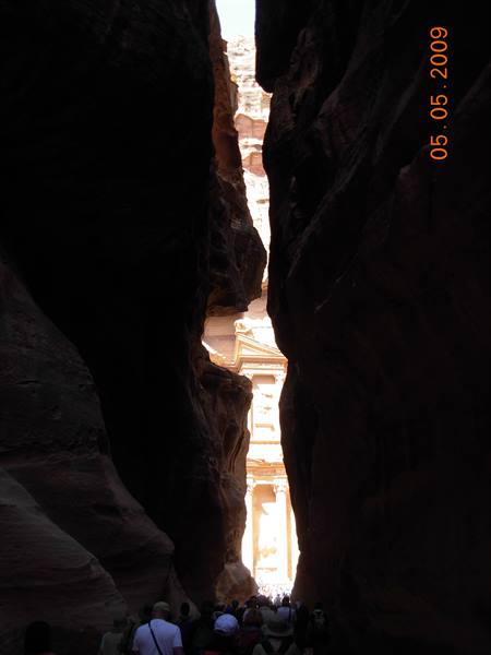 Petra - the treasury comes into view