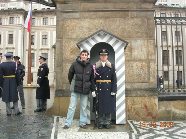 Prague - at the castle with the guard!