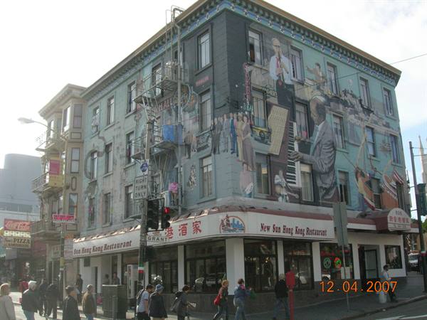 San Francisco - building in Chinatown