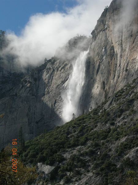 Yosemite NP - waterfall