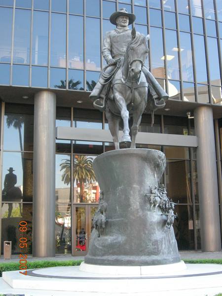 Los Angeles - monument to John Wayne in Beverly Hills