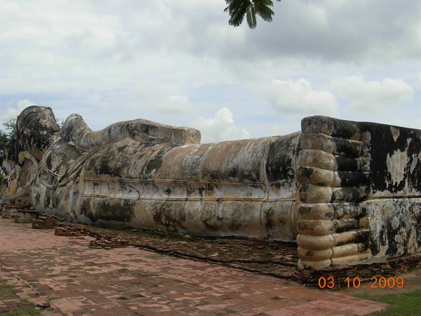 Ayutthaya - reclining Buddha