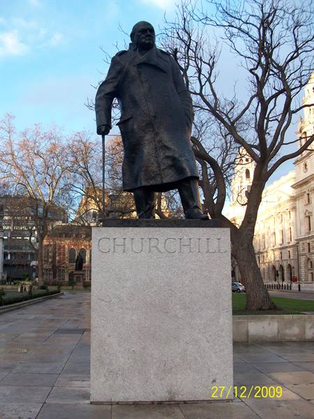 London - statua di Winston Churchill