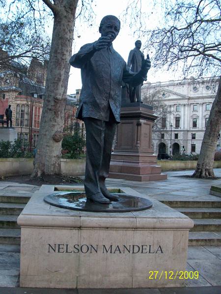 London - statua di Nelson Mandela