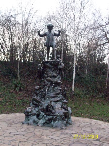 London - statua di Peter Pan in Kensington Gardens
