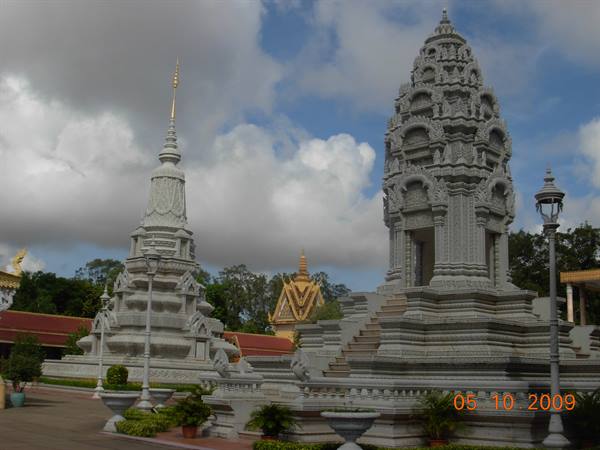 Phnom Penh - royal palace 