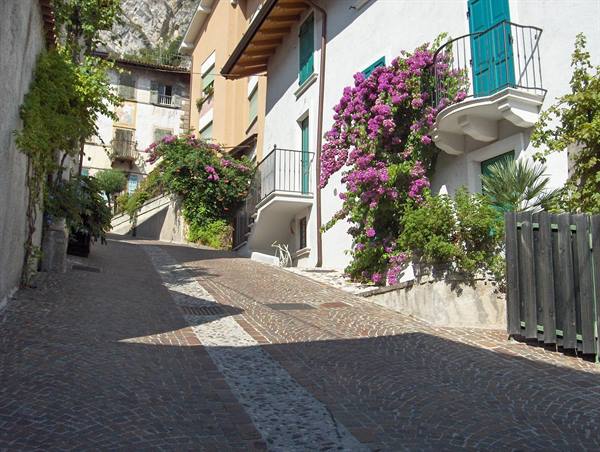 Limone (typical street)