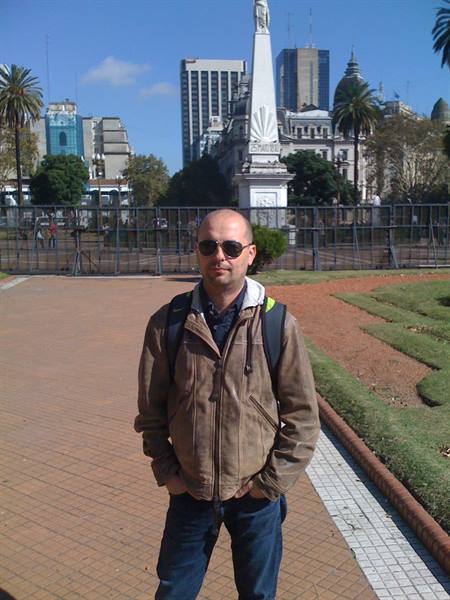 square of the casa rosada