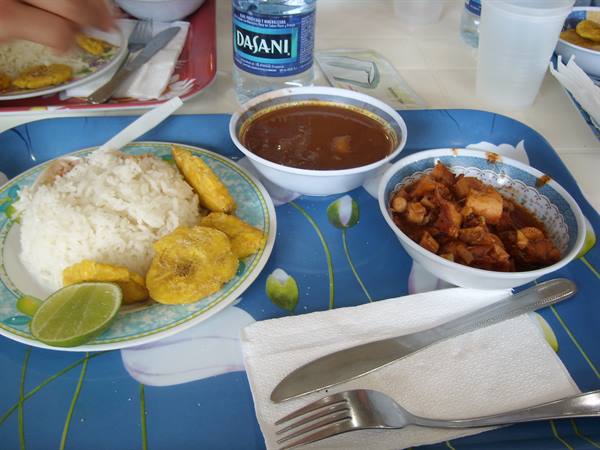 Dominican lunch in a non-touristy neighbourhood