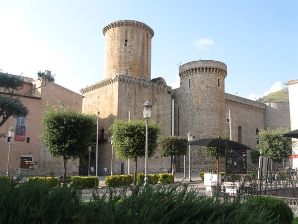 Fondi castle
