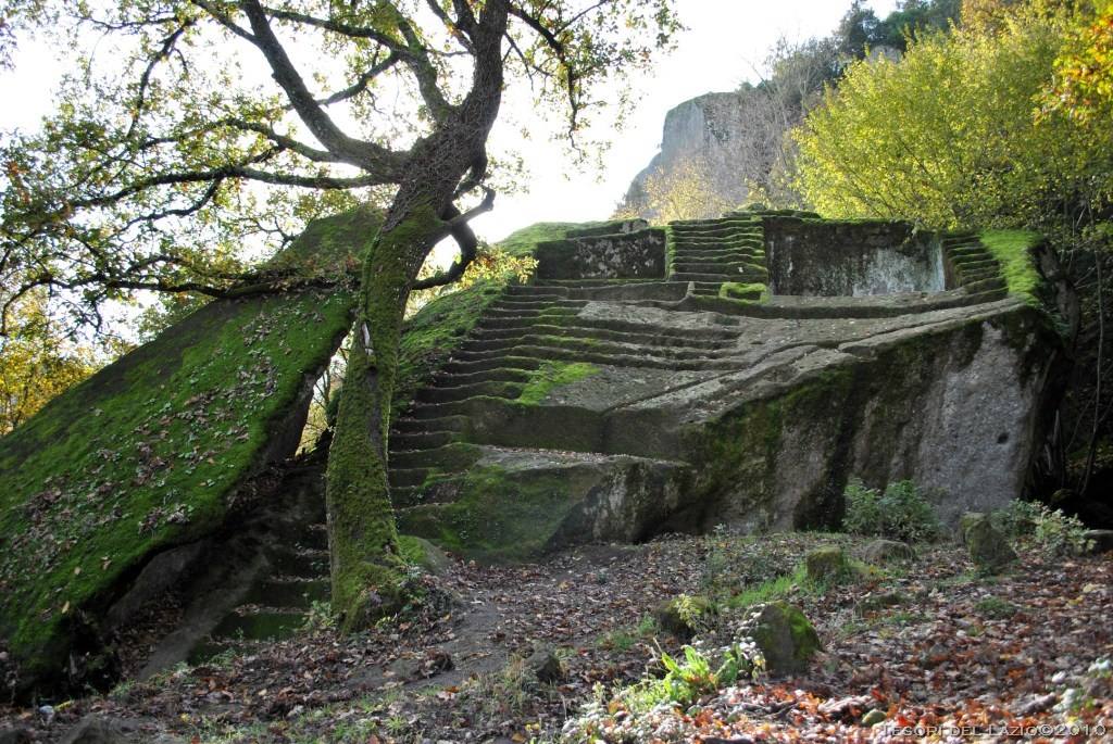 piramide etrusca
