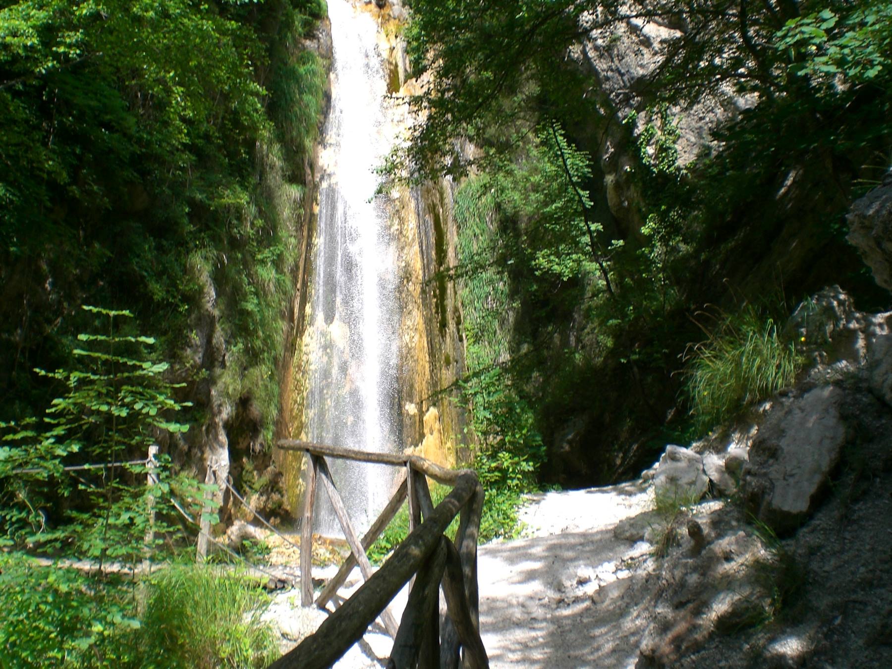 cascata acquabianca