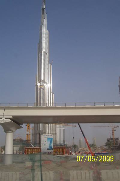 BURJ DUBAI - THE TALLEST SKYSCRAPER IN THE WORLD