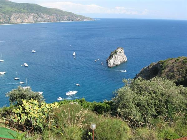 CAMEROTA COAST