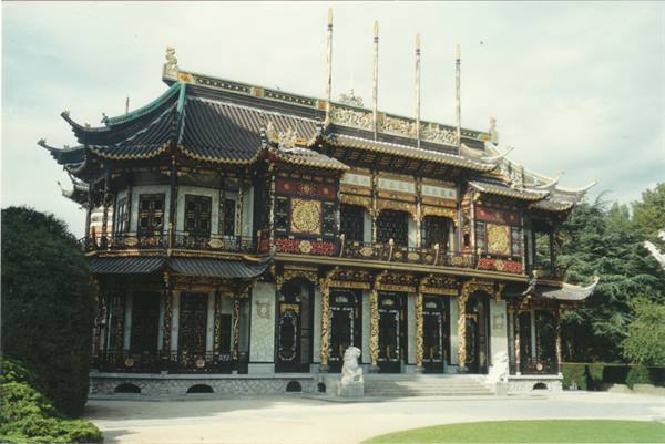 Royal park, chinese pavilion