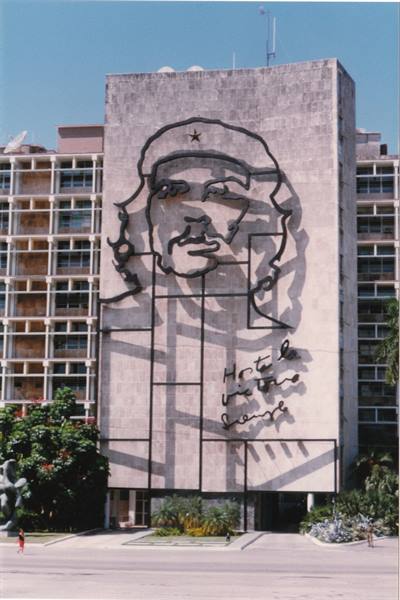 monument to 'Che'