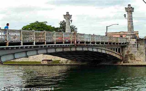 Matanzas, Versalles bridge