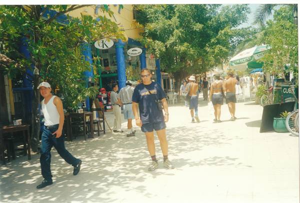 little street in Playa del Carmen