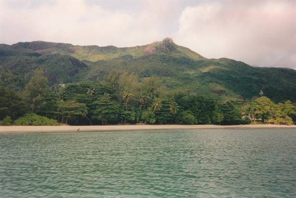 Mahé, Ternay beach