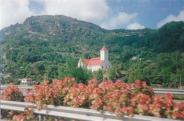 Mahé, little Anglican church