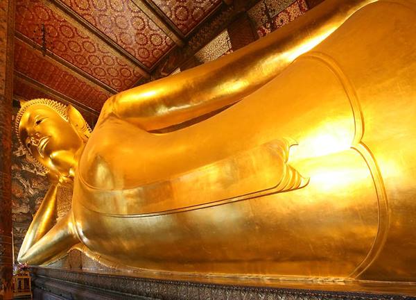 the reclining Buddha 