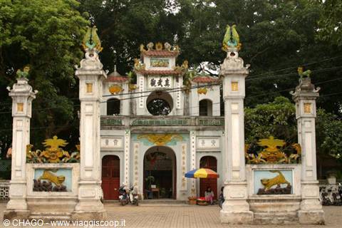 Quan Thanh temple