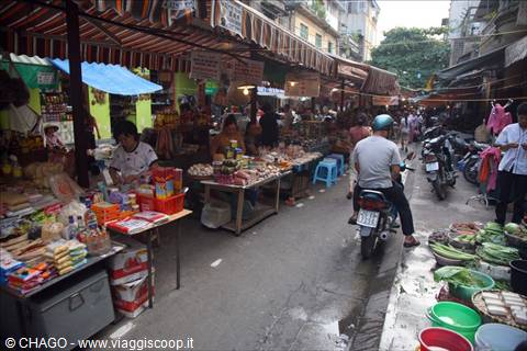 market of Hanoi
