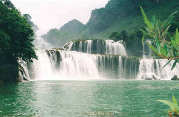 Detian falls