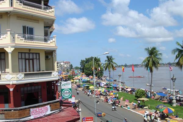 little markets on the riverside