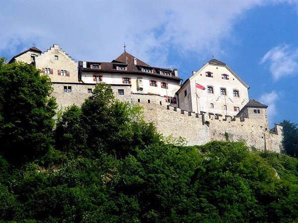 the castle from below