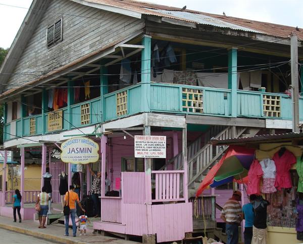 Coxen Hole, capital of Roatán