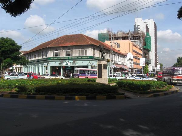 Dar es Salaam, monument to the Ascari