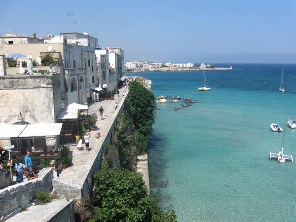 glimpse of Otranto