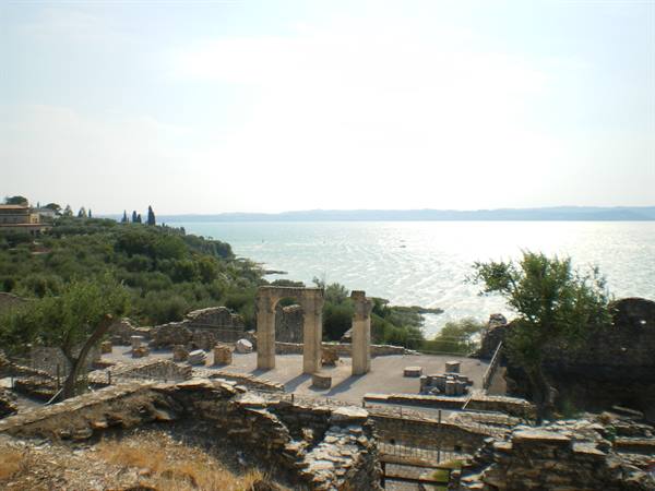Sirmione-Catullo's grottoes